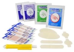 Care Plus First Aid Kit Light Walker -Cmping En Plein Air care plus first aid kit light walker 1