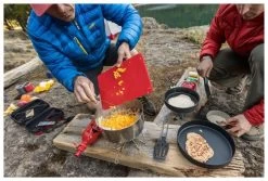 MSR Alpine Deluxe Cutting Board 7 MSR Alpine Deluxe Cutting Board -Cmping En Plein Air msr alpine deluxe cutting board 1