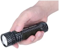 Olight Seeker 2 Pro Carbone Fiber Limited Edition + L-Dock Carbon Fiber -Cmping En Plein Air olight seeker 2 pro carbon fiber limited edition l dock carbon fiber 5