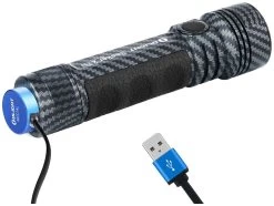 Olight Seeker 2 Pro Carbone Fiber Limited Edition + L-Dock Carbon Fiber -Cmping En Plein Air olight seeker 2 pro carbon fiber limited edition l dock carbon fiber 8